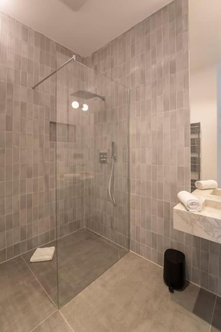 Jutta Levestate Apartment *